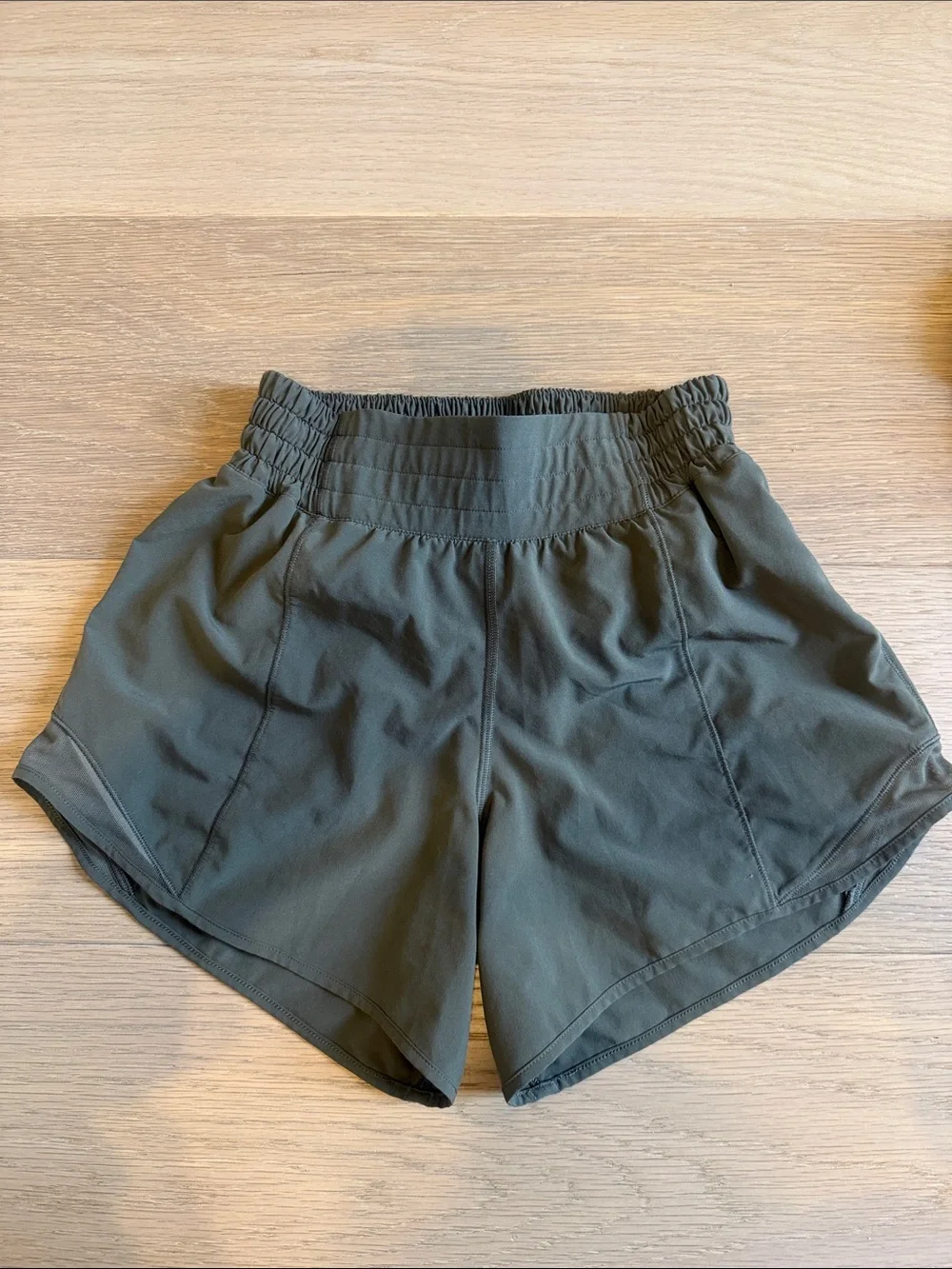 lululemon athletica Hotty Hot 4” Short - Army Green